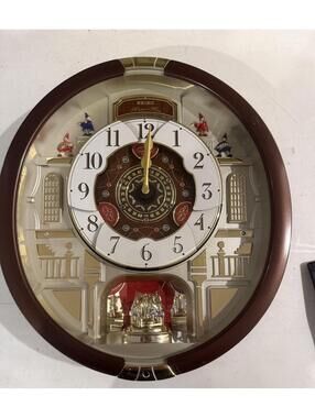 2015 Seiko Melodies in Motion wall clock Read description
